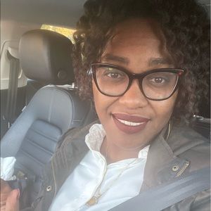 Meet your Posher, Jemea